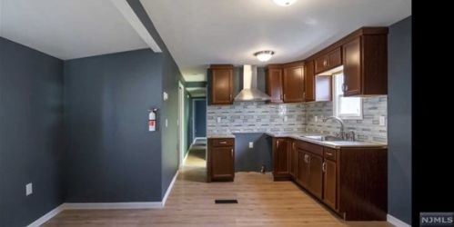 21 Helen Dr, Moonachie, NJ 07074-1826