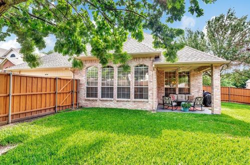2836 Lincolnshire Dr, Richardson TX  75082-4934 exterior