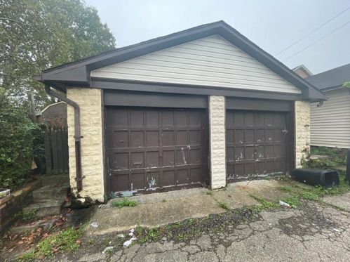 705 18th Ave, Whitaker PA  15120-2503 exterior