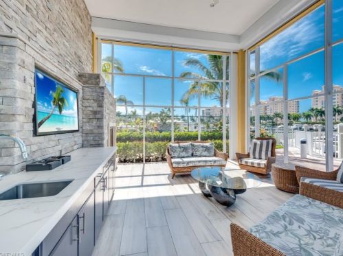 13675 Vanderbilt Dr, Naples, FL 34110-6002