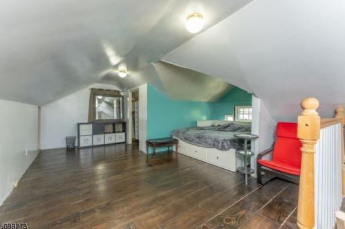 398 Drake Ave, Roselle, NJ 07203-1414