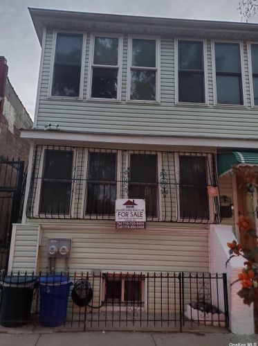 88-28 162nd St, Jamaica, NY 11432-1113