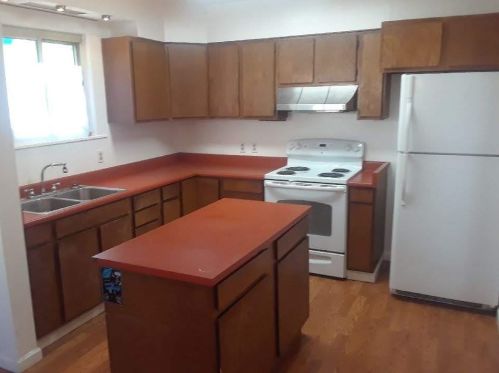 3038 58th Ave, Oakland, CA 94605-1124