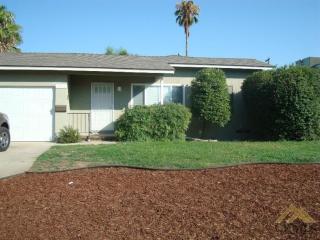 3008 Laurel Dr, Bakersfield, CA 93304-6025