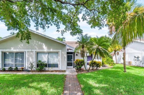 2801 Zorno Way, Delray Beach, FL 33445-4582