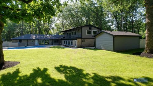 2716 Edgewood Dr, Dyer IN  46311-2309 exterior