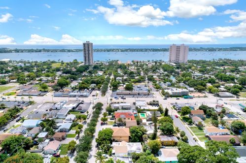 612 54th St, West Palm Beach, FL 33407-2636