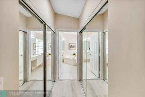 13834 Via Nadina, Delray Beach FL  33446-3716 exterior