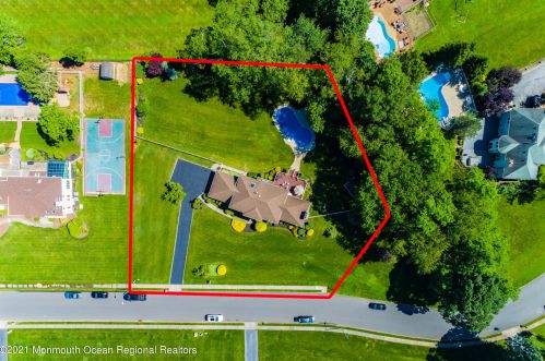21 Windswept Ln, East Freehold, NJ 07728-8460