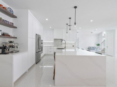 3761 144th Ave, Hollywood FL  33027-3785 exterior