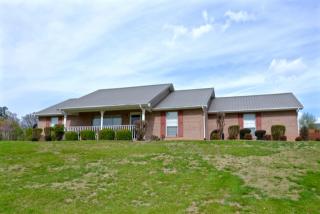 320 Bob Baribeau Dr, Maryville, TN 37801-1903