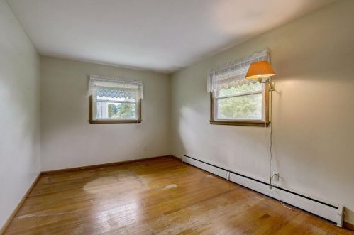 11315 Glenbrook Ln, Thiensville WI  53092-3113 exterior