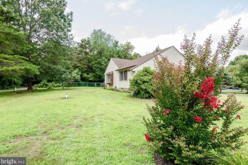 6 Pendleton Dr, Berlin Boro NJ  08009-9672 exterior