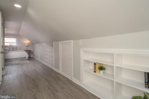 6916 Arlington Blvd, Falls Church VA  22042-1937 exterior