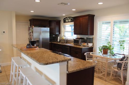 3752 2nd Ave, Cape Coral FL  33904-4807 exterior