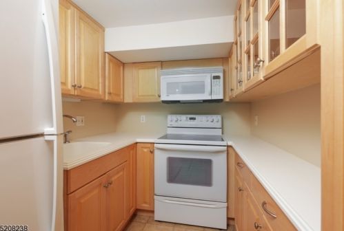 1364 Graymill Dr, Scotch Plains NJ  07076-4725 exterior