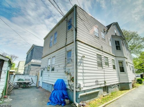 19 Sunnyside Ter, East Orange NJ  07018-2315 exterior