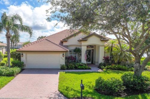 8979 Morgan Ct, Naples, FL 34113-1637