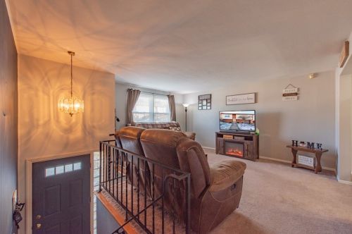 741 Sara Ln, Verona, PA 15147-2636