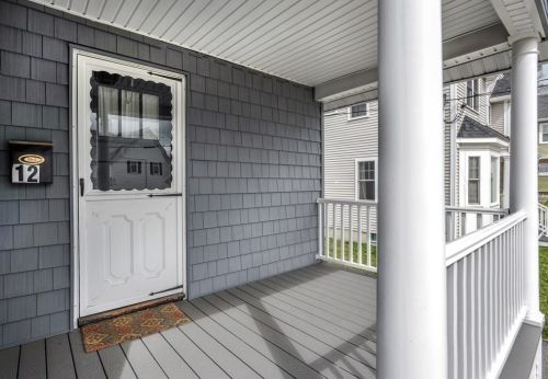 12 Dartmouth St, Quincy, MA 02169-6808