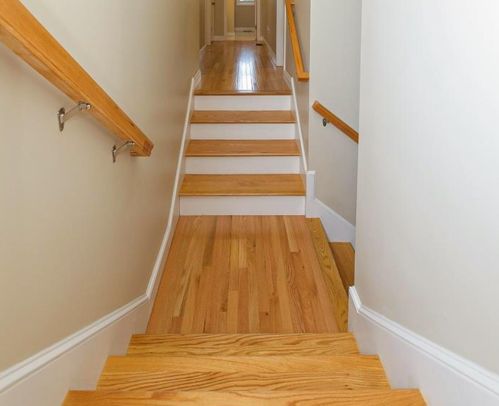 8 Evans Ave, Plaistow NH  03865-2909 exterior