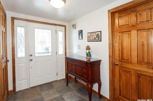 41 12th St, Deer Park, NY 11729-4012