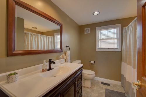 989 Villa Dr, Covington KY  41017-3774 exterior