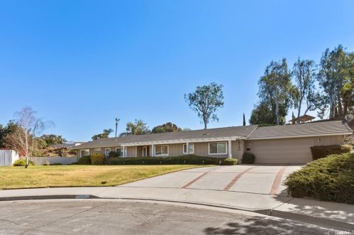 6190 Oswego Dr, Riverside, CA 92506-3753