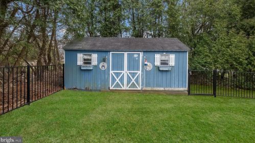 402 Cowpath Rd, Lansdale PA  19446-1516 exterior