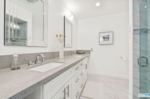 1840 Sandcliff Rd, Palm Springs CA  92264-4844 exterior