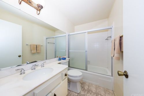 20056 Avenue Of The Oaks, Santa Clarita CA  91321-1361 exterior