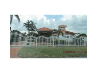 471 38th Pl, Hialeah, FL 33012-4227