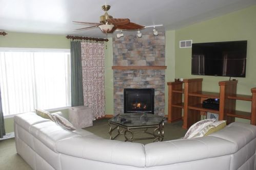 2017 Remington Dr, Pittsburgh PA  15237-6234 exterior