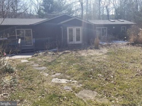 1045 Mount Hope Rd, Charnita, PA 17320-9426