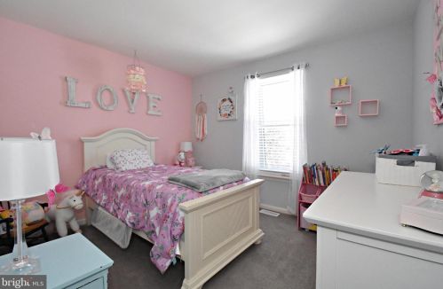 1109 Harbour Dr, Palmyra NJ 08065-2218 exterior