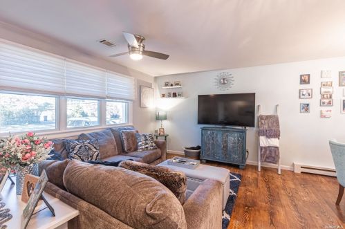 1033 Broadway, Islip Manor, NY 11751-1314