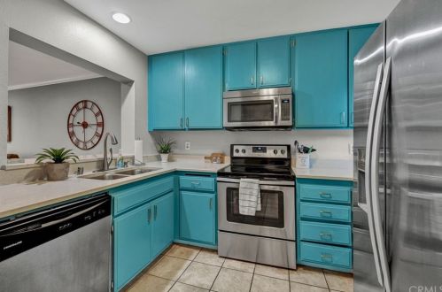 285 Singingwood St, Orange, CA 92869-5723