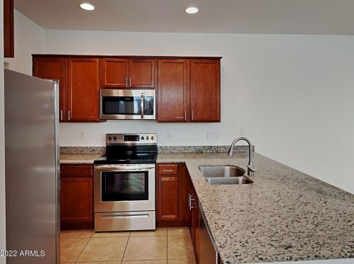 3369 Constitution Dr, Gilbert, AZ 85296-7345