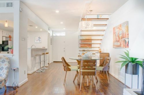 3321 Cole Ave, Dallas, TX 75204-2305