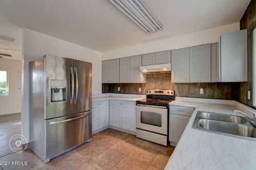 17853 35th Ave, Phoenix AZ 85053-1017 exterior