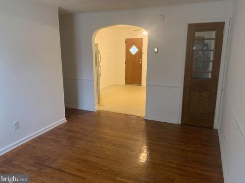 3068 Waldorf Ave, Camden, NJ 08105-2851