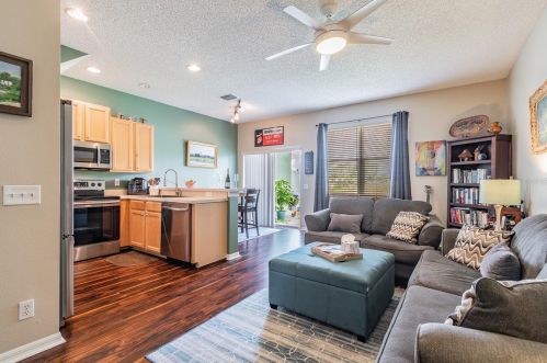 506 Black Lion Dr, Saint Petersburg, FL 33716-3472