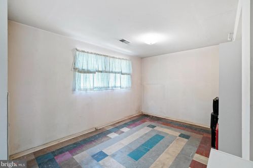 6501 Carrsbrook Ct, Springfield VA 22150-1311 exterior