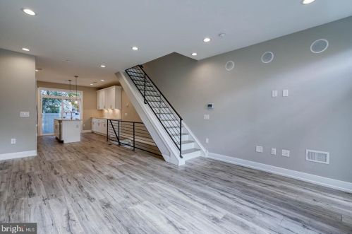 531 Mercy St, Philadelphia PA  19148-2532 exterior