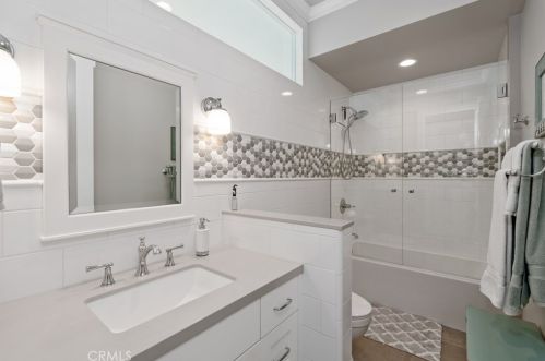 5461 Las Lomas St, Long Beach CA  90815-4138 exterior