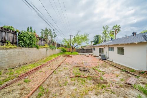 594 Sequoia St, San Bernardino CA  92407-3155 exterior