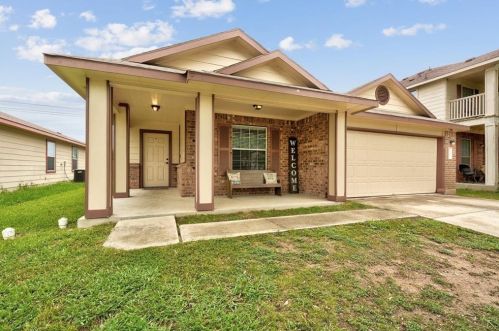 13012 Noche Clara Dr, Del Valle, TX 78617-3688