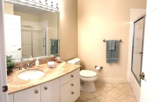 6082 Lake Hibiscus Dr, Delray Beach FL  33484-4617 exterior