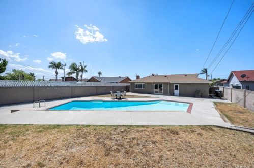 6153 Norstadt Way, Buena Park CA  90620-1414 exterior