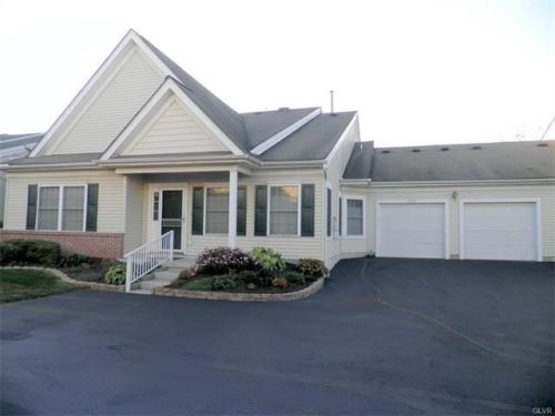 4704 Horseshoe Trl, Macungie, PA 18062-8304